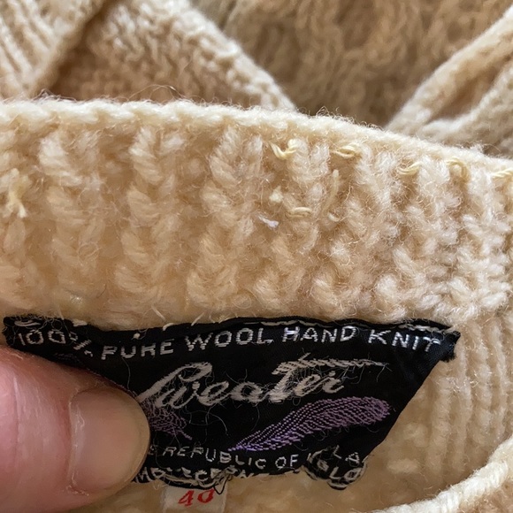 Cardigan- Pure undyed ivory Irish wool, hand knit in Dungloe, Ireland. Size 40 - Picture 3 of 13